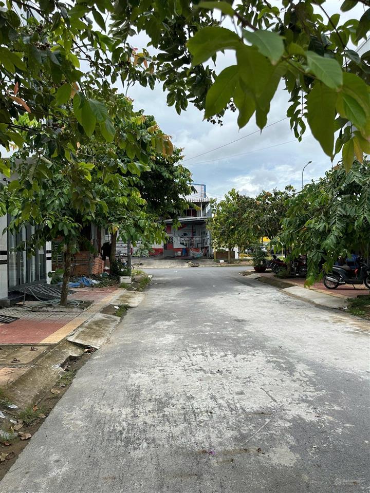 Bán nhà 1 trệt 1 lầu mới đẹp kdc phú an