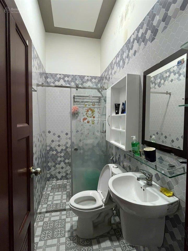 Cho thuê nhà 1 trệt 2 lầu kdc hưng phú