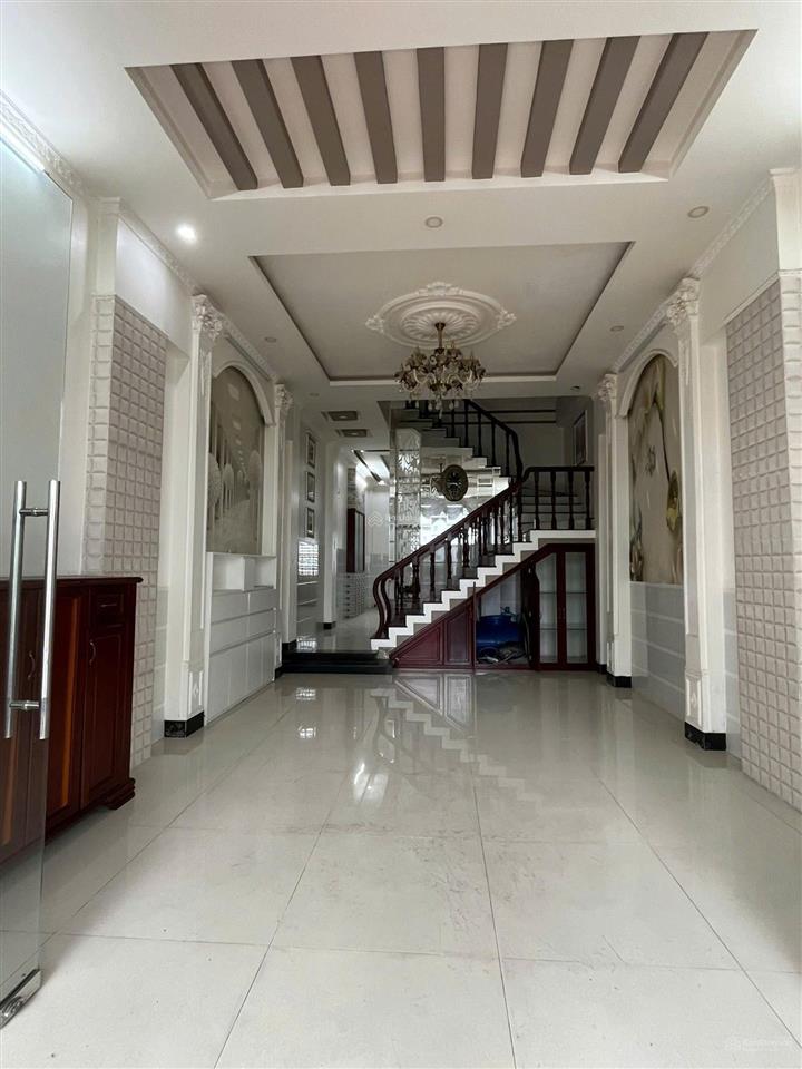 Cho thuê nhà 1 trệt 2 lầu kdc hưng phú