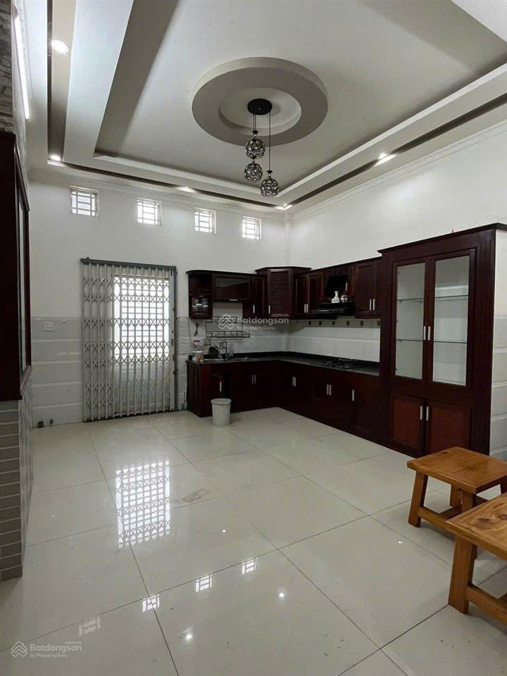 Cho thuê nhà 1 trệt 2 lầu kdc hưng phú