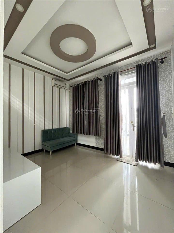 Cho thuê nhà 1 trệt 2 lầu kdc hưng phú