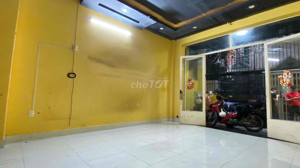 Nhà trục đường Nguyên Hồng 165m2, 3 tầng, 4PN-4WC