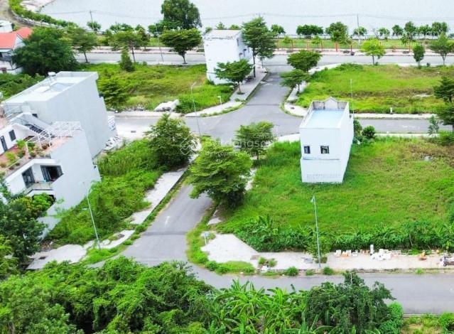 Đất đức hòa, sát bên khu công nghiệp an hạ, sổ riêng, thổ cư, điện âm, nước máy