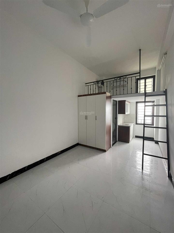 Chính chủ cho thuê chung cư mini ngõ 68 triều khúc, 20m2 gác xép nl đh máy giặt thang máy