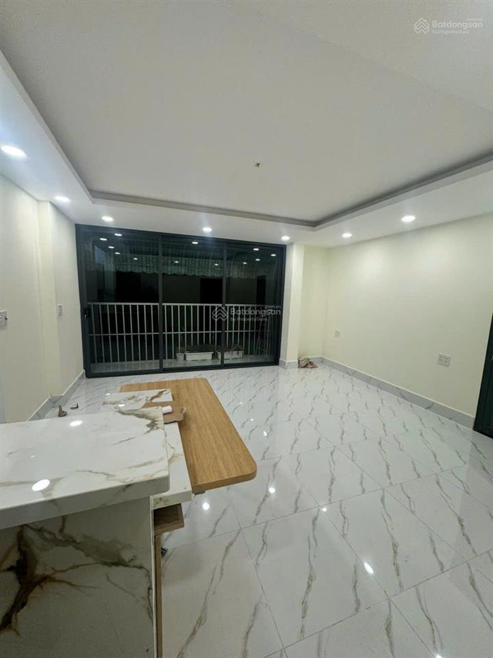 Bán căn 2pn  tầng 2 chung cư k300.  0707 520 ***