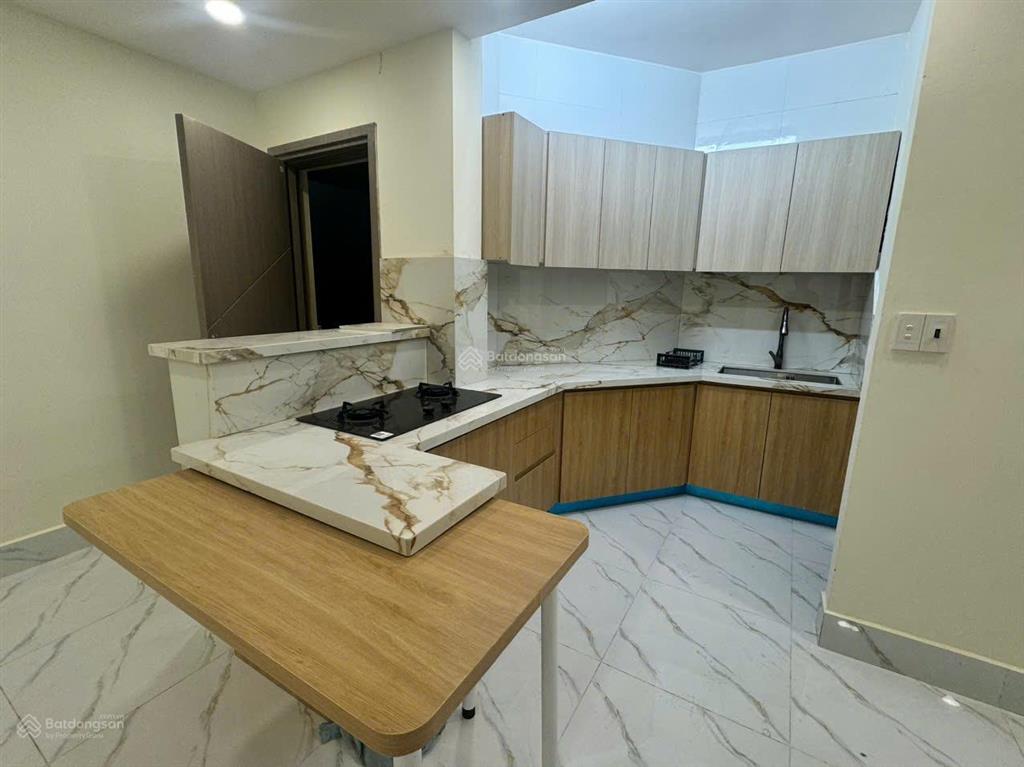 Bán căn 2pn  tầng 2 chung cư k300.  0707 520 ***
