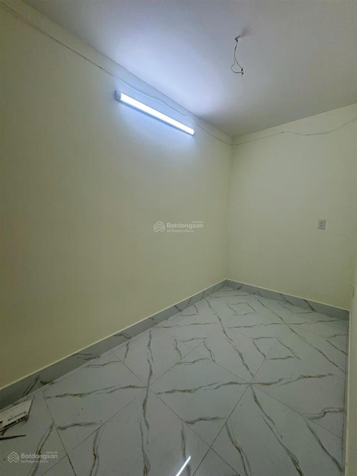 Bán căn 2pn  tầng 2 chung cư k300.  0707 520 ***