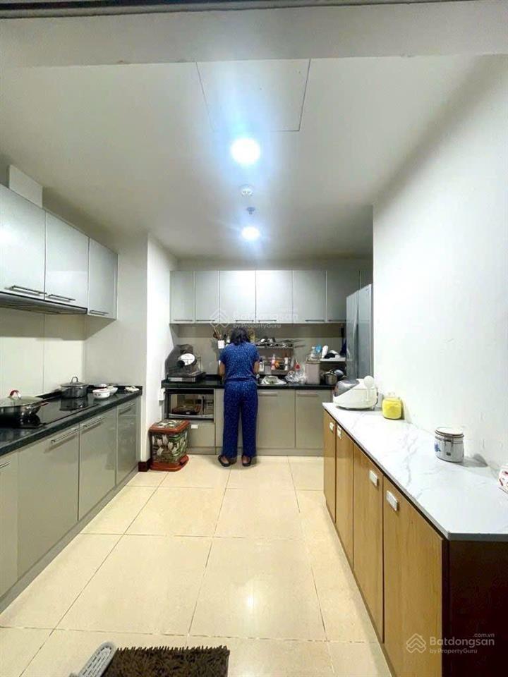 Bán gấp căn hộ 129m2 2pn royal city thanh xuân full đồ sẵn sổ đỏ chỉ 112tr/m2 rẻ nhất toà