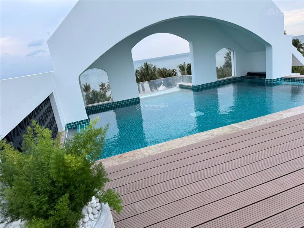 Bán lô dinh thự 1000m2 bãi trường, phú quốc cách biển 30m sát ks 5* pullman