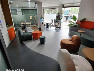 Cho thuê bt lô góc trung kính dt 140m2 x 5 tầng vỉa hè rộng rãi giá thỏa thuận