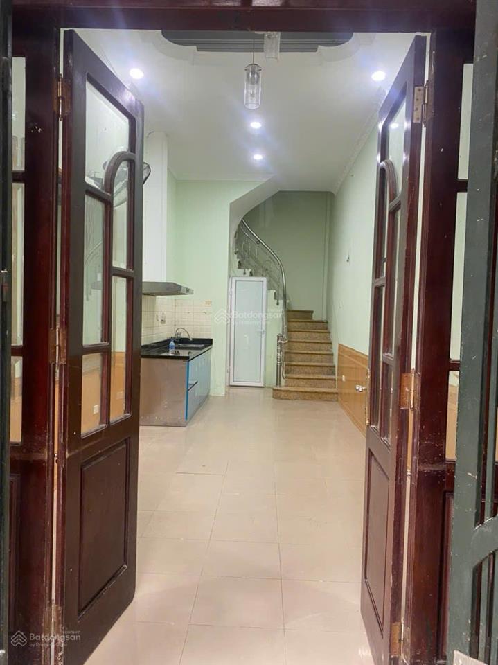 Cho thuê nhà riêng ngõ 75 vĩnh phúc, ba đình dt 30m2 x 4t giá thương lượng