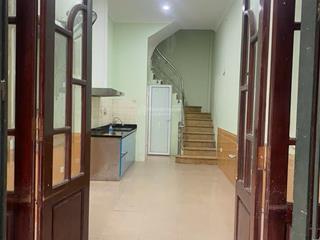 Cho thuê nhà riêng ngõ 515 hoàng hóa thám, ba đình dt 30m2 x 4t, không nhắn tin