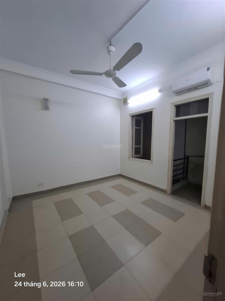 Cho thuê nhà ngõ 13 lĩnh nam, 65m2 x 4 tầng, ô tô tải đỗ cửa, kinh doanh thoải mái