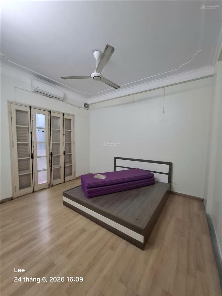 Cho thuê nhà ngõ 13 lĩnh nam, 65m2 x 4 tầng, ô tô tải đỗ cửa, kinh doanh thoải mái