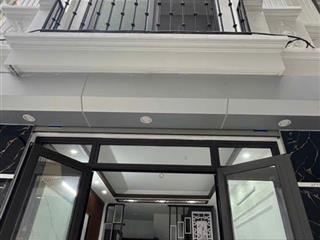 Cho thuê nhà riêng ngõ tô hoàng quốc việt, cầu giấy dt 50m x 4 tầng
