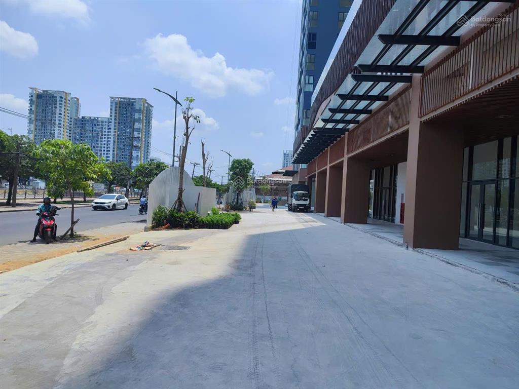 Shophouse mt đường bến bình đông, quận 8 dt 102m2 giá chỉ 7,7 tỷ
