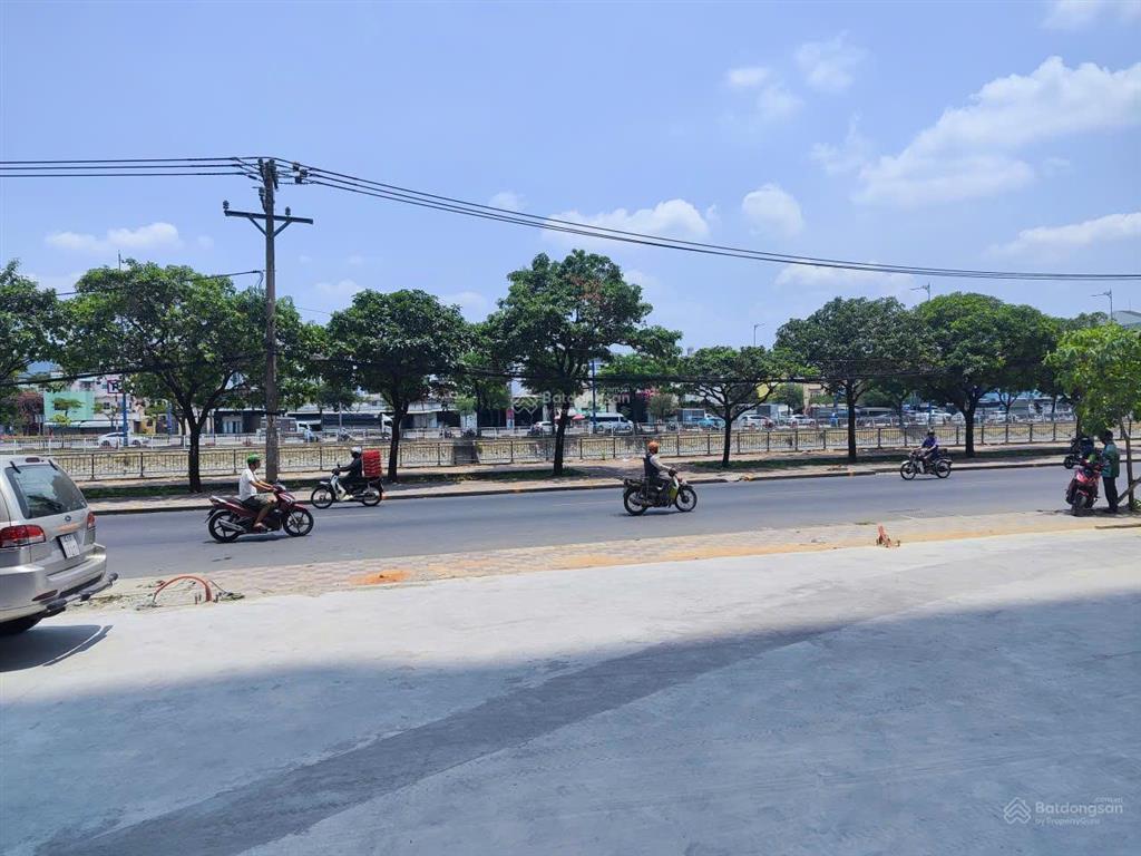 Shophouse mt đường bến bình đông, quận 8 dt 102m2 giá chỉ 7,7 tỷ