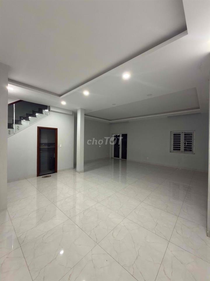 Tầng trống cho thuê trong khu dân cư Rio Vista Quận 9