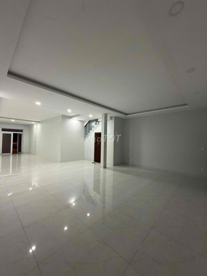 Tầng trống cho thuê trong khu dân cư Rio Vista Quận 9
