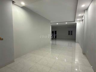 Tầng trống cho thuê trong khu dân cư Rio Vista Quận 9