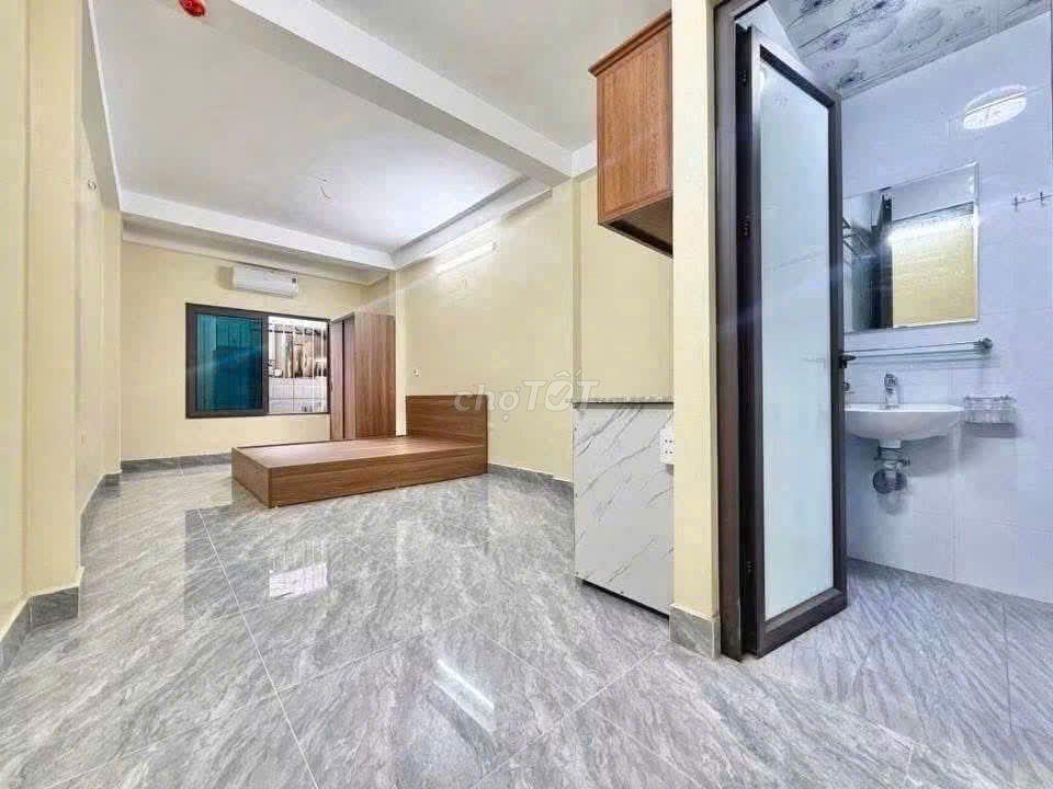 Thang máy ngõ 75 Giải Phóng(121 Lê Thanh Nghị vào) ĐH bách- kinh -xây.