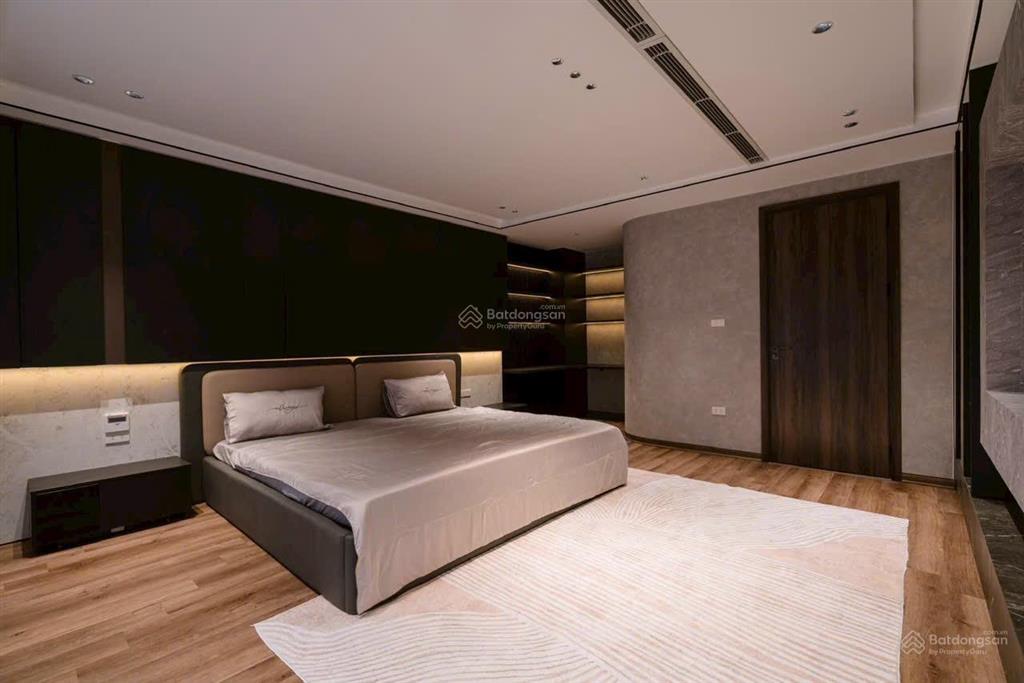 Bán biệt thự phố bồ đề  long biên gần 200m2 chỉ hơn 30 tỷ