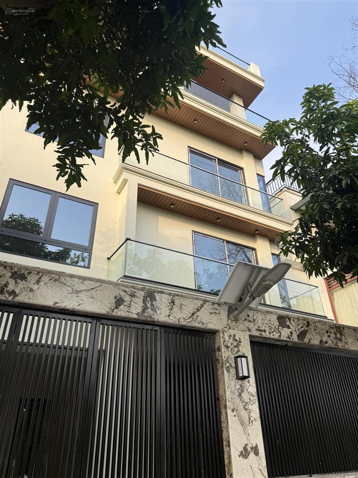Bán biệt thự phố bồ đề  long biên gần 200m2 chỉ hơn 30 tỷ