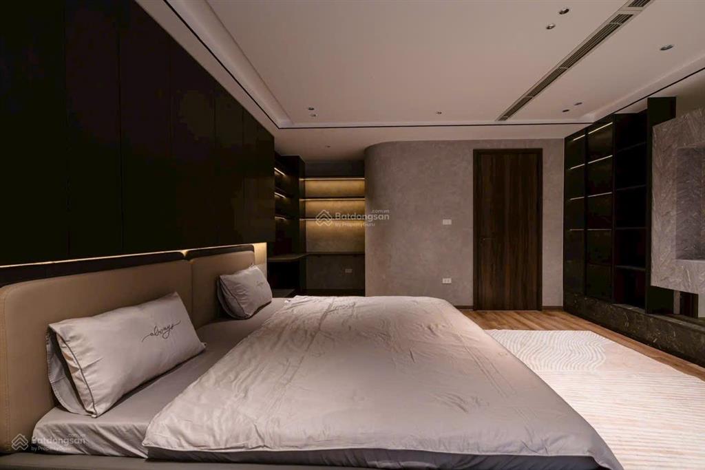 Bán biệt thự phố bồ đề  long biên gần 200m2 chỉ hơn 30 tỷ