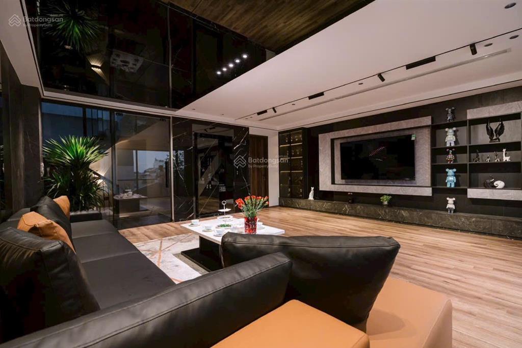 Bán biệt thự phố bồ đề  long biên gần 200m2 chỉ hơn 30 tỷ
