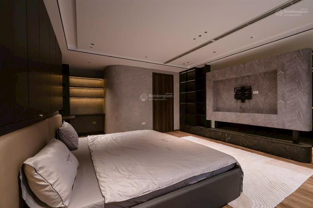 Bán biệt thự phố bồ đề  long biên gần 200m2 chỉ hơn 30 tỷ