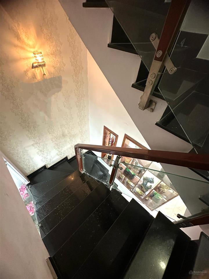 Chính chủ cho thuê nhà nguyên căn hẻm xe hơi sát vạn phúc city, hiệp bình phước, ql13