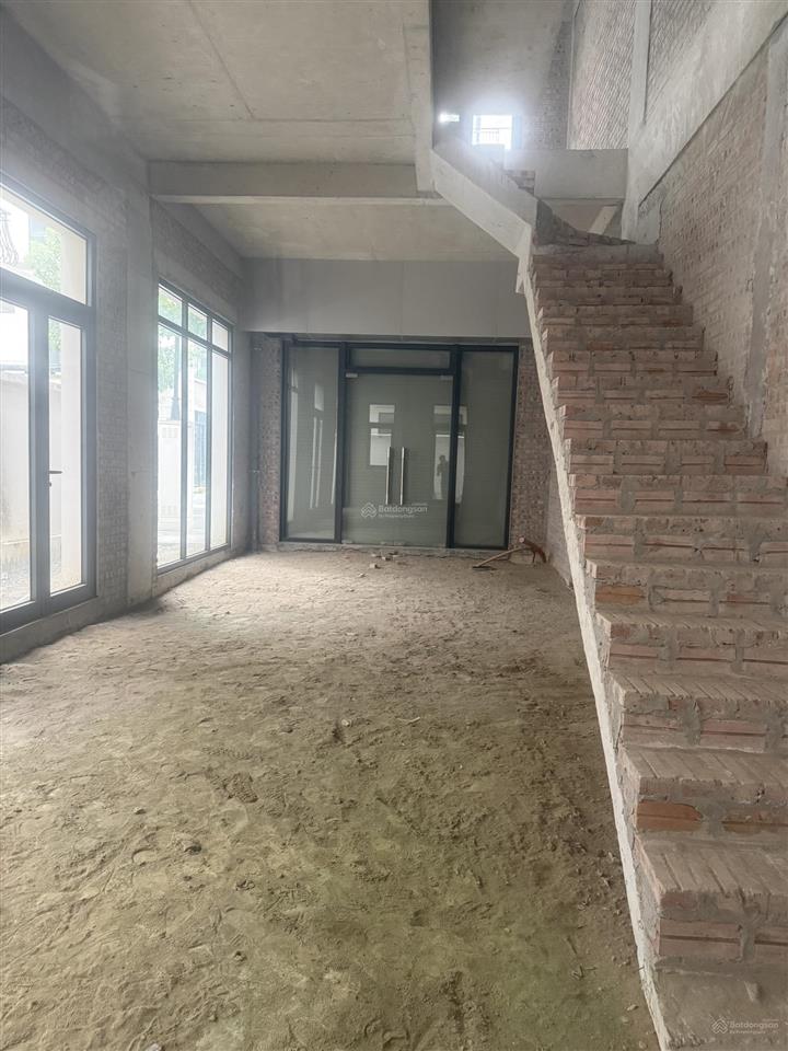 Quá rẻ chỉ 111tr/m cho căn xẻ khe 84.5m sao biển, vị trí siêu đẹp. giá 9.4 tỷ bao phí
