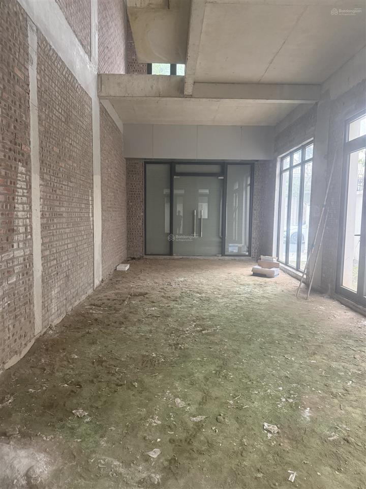 Bán gấp sao biển xẻ khe 91m2  giá 10,5 tỷ. chỉ 115tr/m2 vị trí cực đẹp gần vincom
