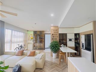 Bán căn hộ brilliant 3pn góc 2 mặt view 127.9m2 , ban công dài . full nội thất cao cấp , tầng đẹp