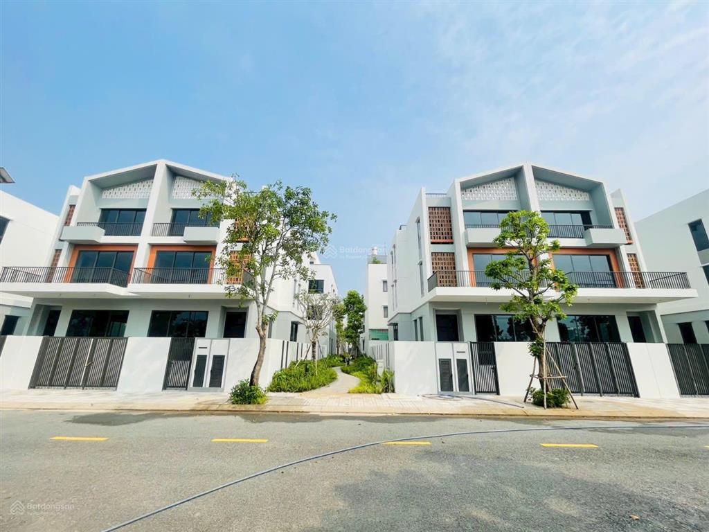 Bán lỗ căn nhà phố the meadow bình chánh.vị trí bìa đẹp giá rẻ hơn hợp đồng và thị trường đang bán
