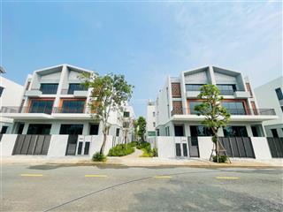 Bán lỗ căn nhà phố the meadow bình chánh.vị trí bìa đẹp giá rẻ hơn hợp đồng và thị trường đang bán