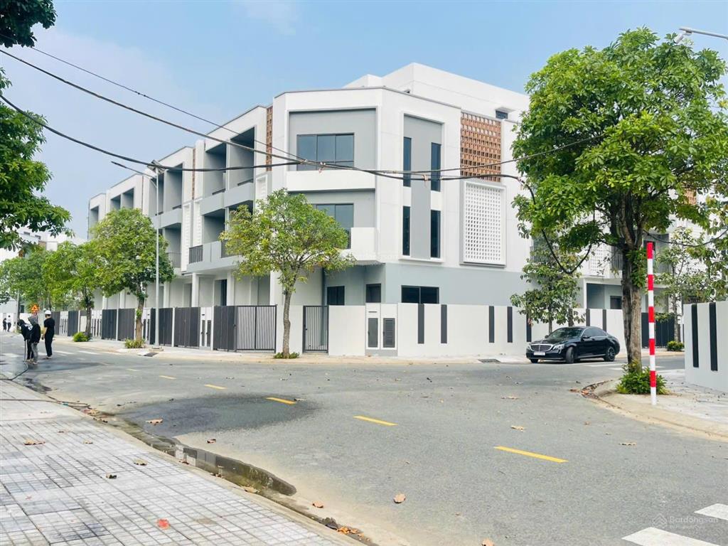 Bán lỗ căn nhà phố the meadow bình chánh.vị trí bìa đẹp giá rẻ hơn hợp đồng và thị trường đang bán