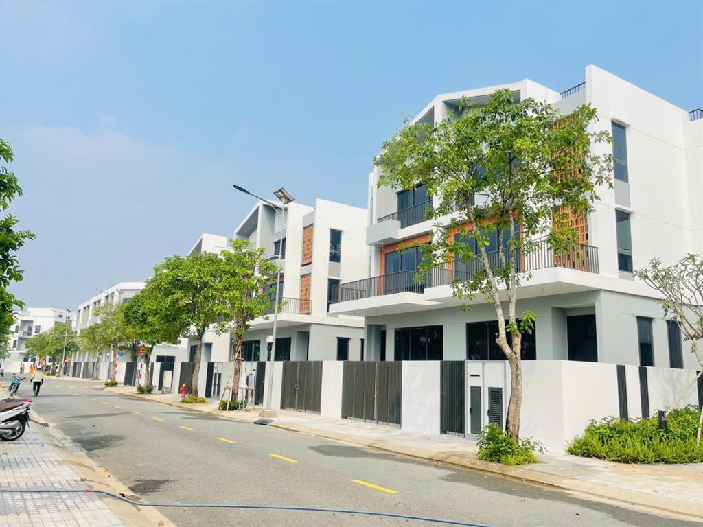 Bán lỗ căn nhà phố the meadow bình chánh.vị trí bìa đẹp giá rẻ hơn hợp đồng và thị trường đang bán