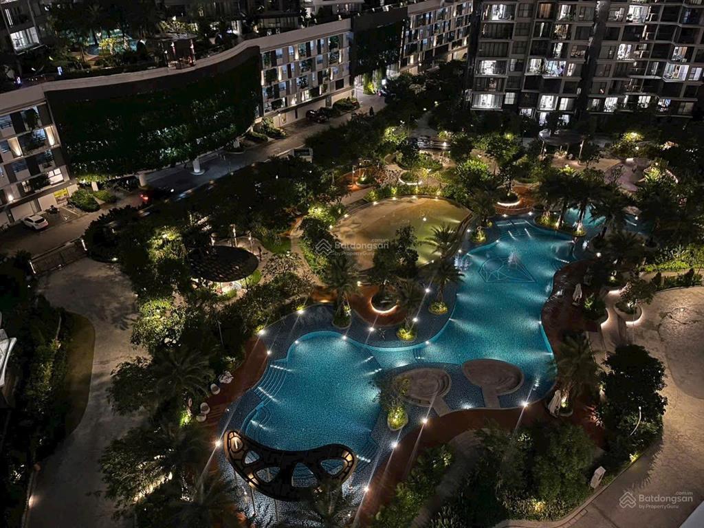 Bán căn hộ diamond centery 96m2 2pn+ view trực diện hồ bơi tầng cao đẹp. kèm ô xe hơi định danh
