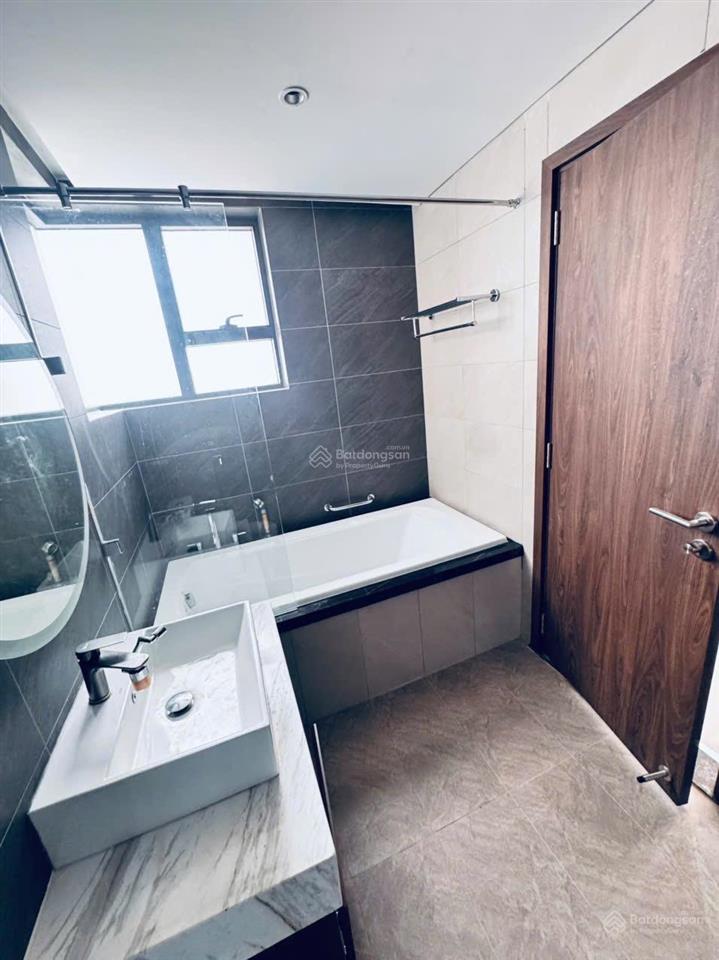 Bán căn góc 142m2 khu brilliant celadon city tầng cao view mát mẻ cả ngày. nhà mới, sạch đẹp.
