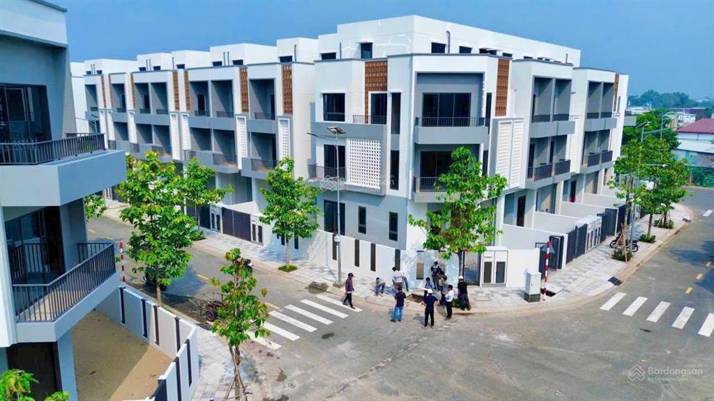 Cho thuê nhà phố 85m2 the meadow bình chánh 3 tầng có tum sân thượng, nội thất đẹp nhà mới an ninh