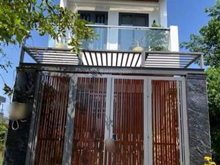 Bán nhà riêng mặt đường số 8 gần chợ long phước q9 (54m2) 3.8 tỷ  0918 481 ***