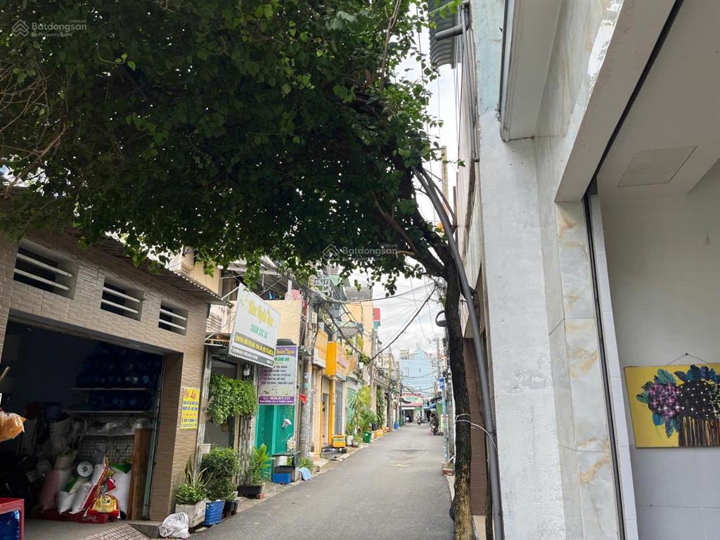 Bán nhà riêng 2 tầng mặt đường 359 phường phước long mới q9 cũ gần chợ (32.6m2) 4.9 tỷ