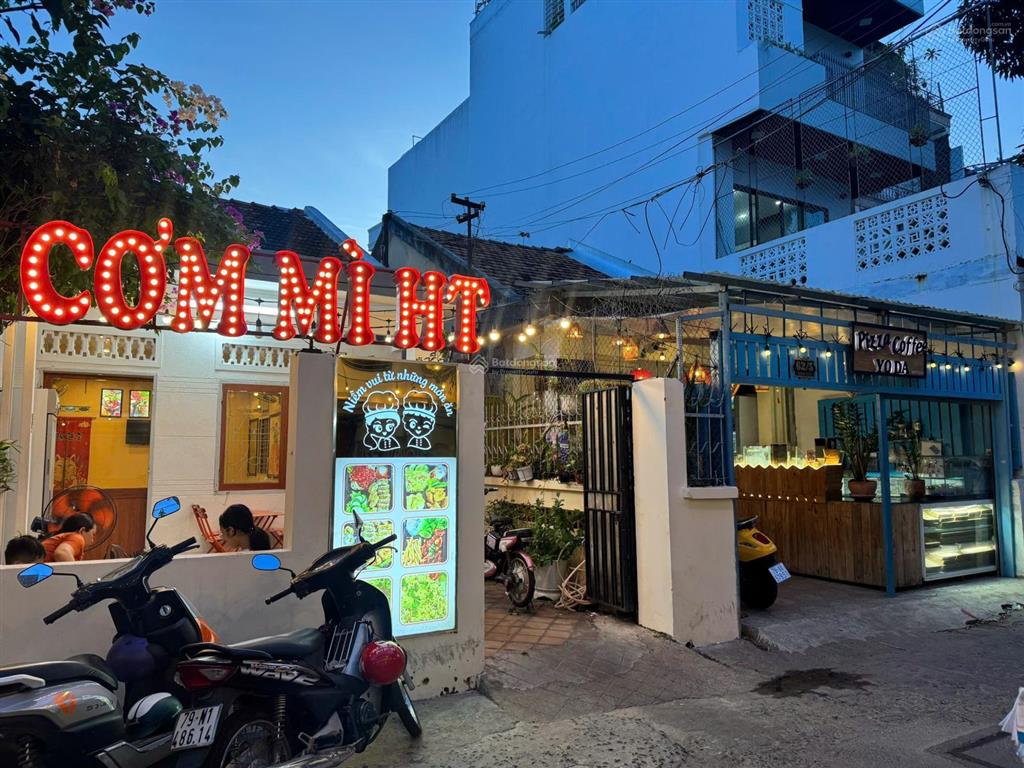 Bán đất tặng nhà hẻm đặng tất ngang 10m đang có dòng tiền chỉ 400m ra biển hòn chồng