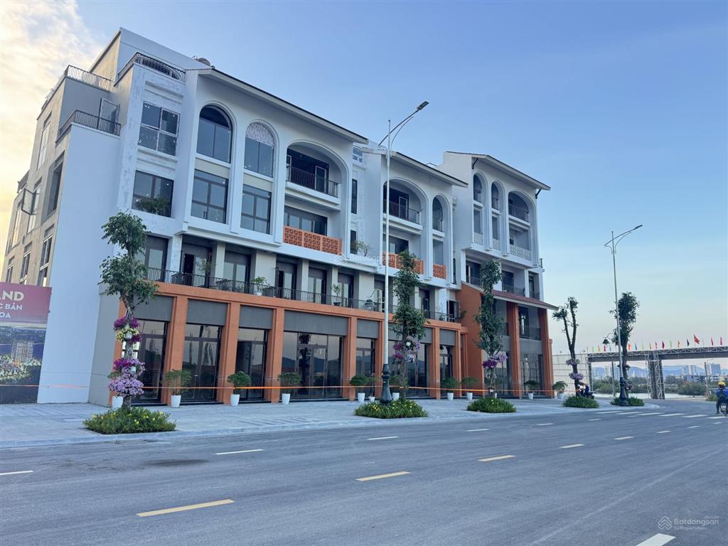Vị trí đẹp trục đường d7 đối diện biệt thự song lập tại dự án charmora city