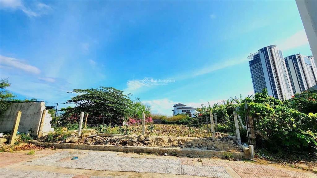 Giá chỉ 69 triệu/m2 đất biệt thự mặt tiền phạm văn đồng  vĩnh hòa  bắc nha trang.