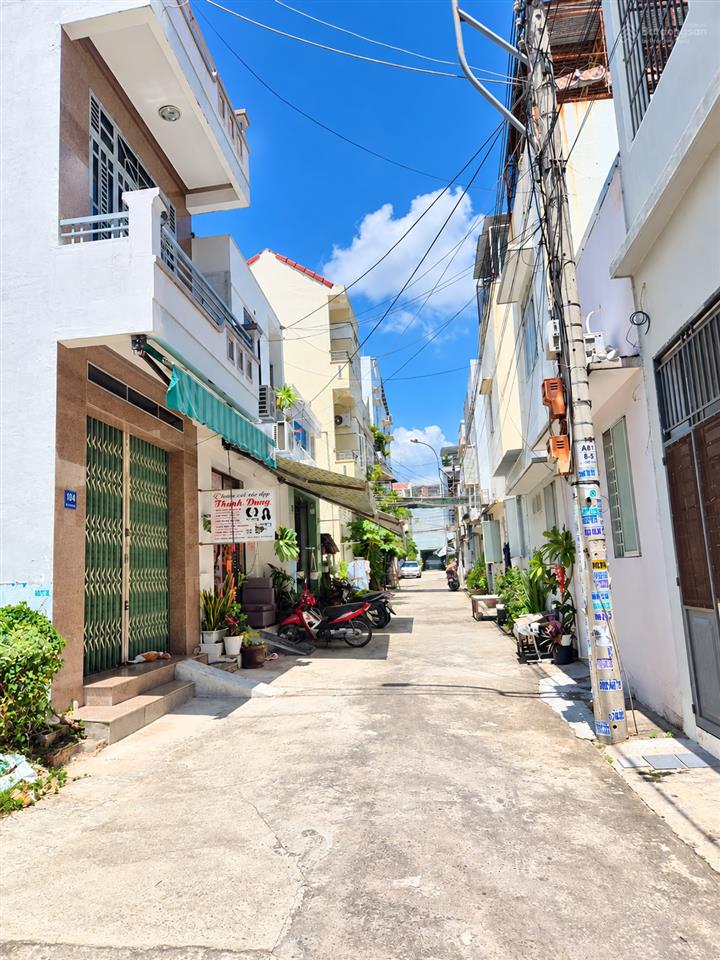 Chủ bên nước ngoài bán đất chưa qua đầu tư khu tái định cư hòn xện  bắc nha trang. giá chỉ 2.7 tỷ