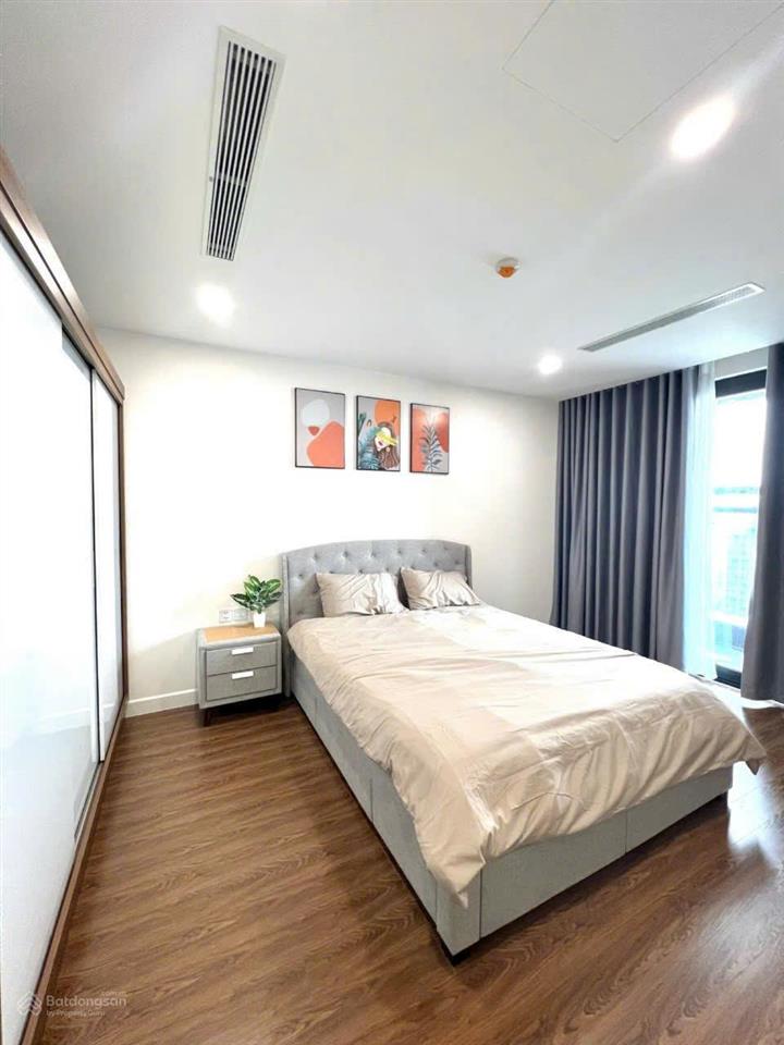 Cho thuê chcc sunshine center  dt 108m2, 2pn+ , full nội thất đẹp,nhận nhà luôn. 0815 489 ***