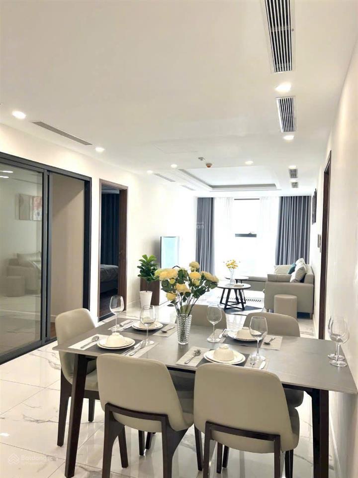 Cho thuê chcc sunshine center  dt 108m2, 2pn+ , full nội thất đẹp,nhận nhà luôn. 0815 489 ***