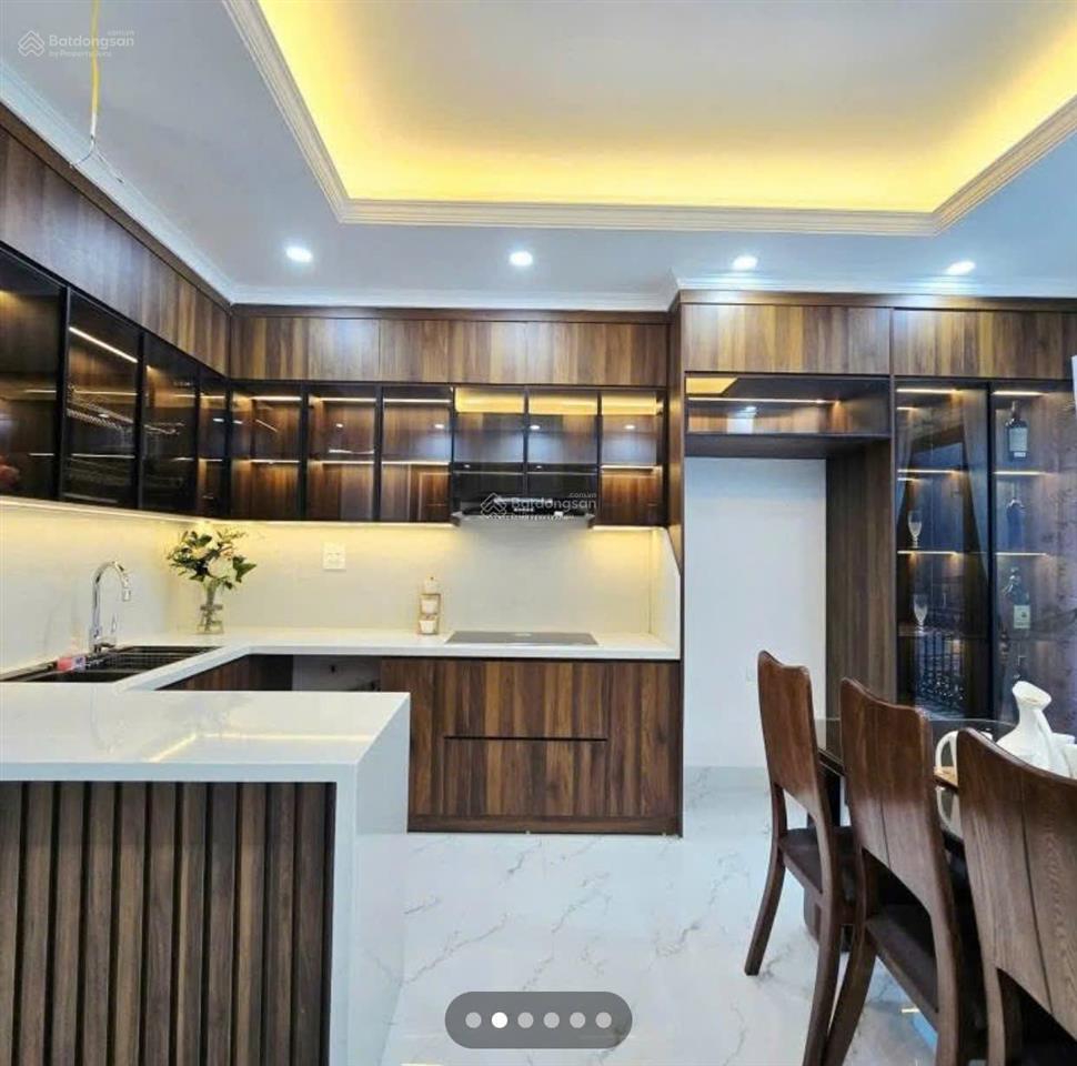 Nhà phố lạc long quân  lô góc  ô tô đỗ cửa  45m2 x 5 tầng  mua là ở lâu dài giá chỉ 11,6 tỷ